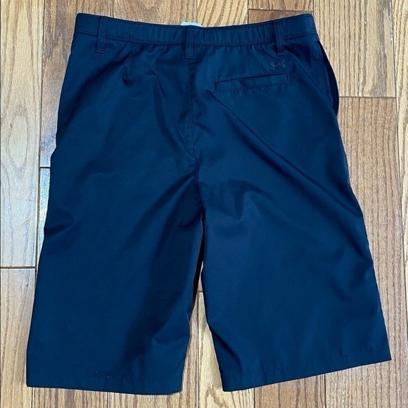 UNDER Armour Teen/Young Man Golf Shorts, Black in Colour, EUC, Size 20 - Picture 2 of 3